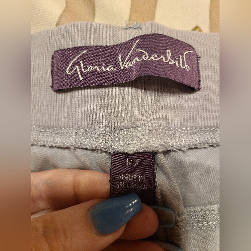 Gloria Vanderbilt Capris
